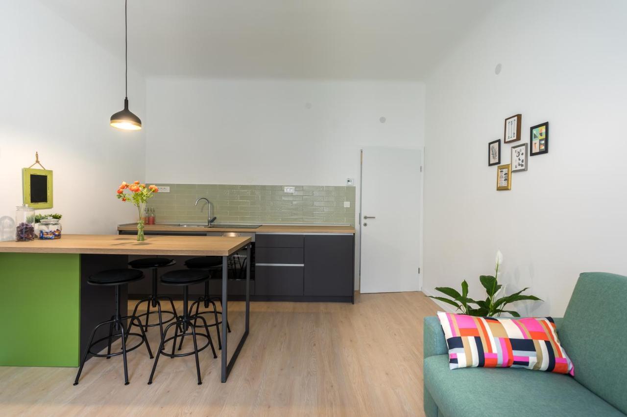 Go2Zagreb Chick Apartment Private Parking Available מראה חיצוני תמונה